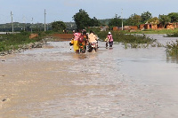 Mvua zamsomba dereva wa bodaboda, abiria wake