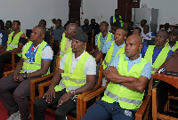 Askari wasimamizi wa uwanja kwenye mechi (stewards)