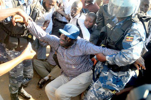 Besigye; mwanasiasa aliyekamatwa na polisi mara nyingi duniani