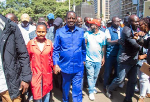 Raila Adai Kalonzo Musyoka Anazuiliwa Na Polisi Nyumbani Kwake