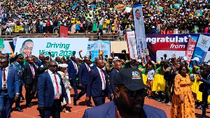 40,000 Wahudhuria Kuapishwa Kwa Mnangagwa Zimbabwe