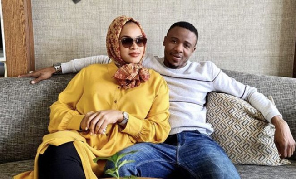 PICHA: Alikiba na Mke wake Amina kwenye pozi la pamoja