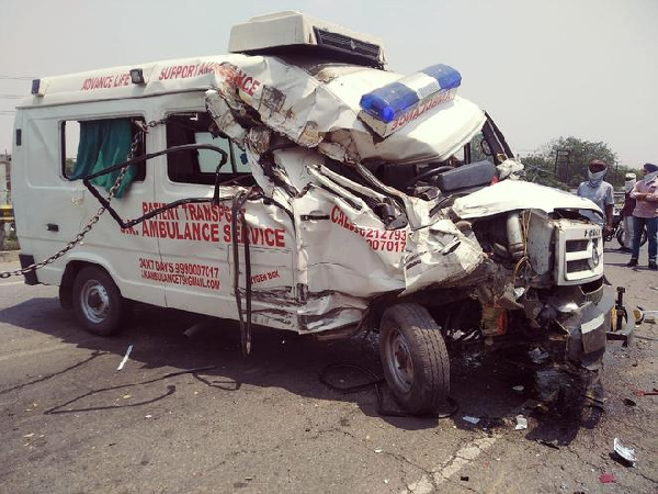 Mgonjwa afariki ajali ya lori na ambulance