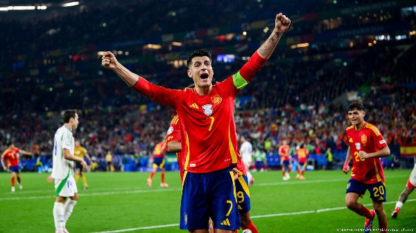 Alvaro Morata wa Uhispania akishangilia baada ya ushindi wa 1-0 dhidi ya Italia Gelsenkirchen.