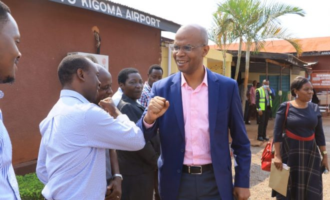 Picha 7:Baada ya agizo la Makamu wa Rais, Waziri Makamba afika Kigoma