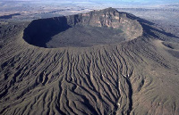 Moto wateketeza sehemu ya Mlima Longonot Kenya