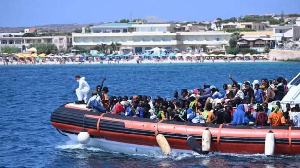 Lampedusa: Mtoto Mchanga Afariki Kwenye Boti Ya Wahamiaji Ya Italia