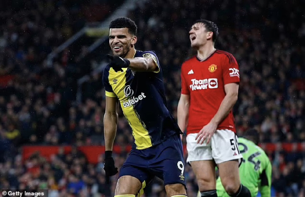 Dominik Solanke akishangilia bao dhidi ya Man United