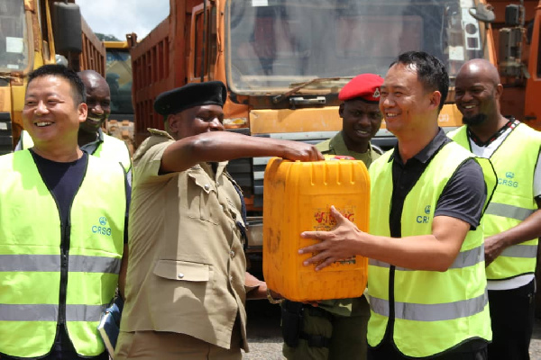 Polisi wakabidhi mafuta lita 630 ya Dizel yaliyokuwa yameibiwa