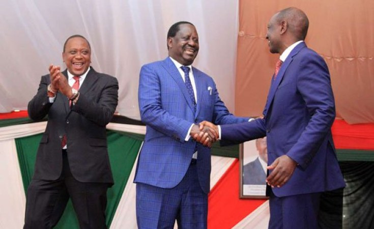 Mstaafu: Kenyatta aingilie kati mvutano Raila, Ruto