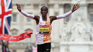 Mwanariadha Wa Kenya Eliud Kipchoge Azindua Duka La Bidhaa Za Nike