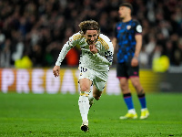 Luka Modric kubaki Real Madrid