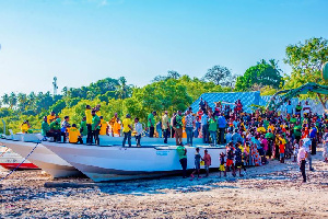 Waziri Ulega Akabidhi Boti Za Uvuvi Mkuranga