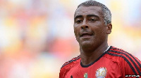 Romario agoma kustaafu, asajiliwa akiwa na miaka 58 pamoja na mwanaye