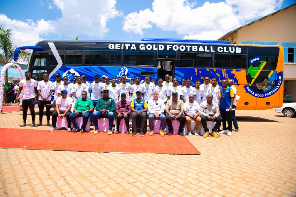 Hatimaye Geita Gold FC wakabidhiwa basi lao jipya