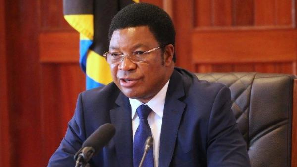 Majaliwa apiga marufuku ujenzi wa viwanda maeneo ya shule