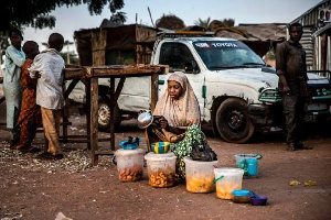 Nigeria Yaweka Amri Ya Kutotoka Nje Ya Saa 24 Baada Ya Chakula Kuporwa