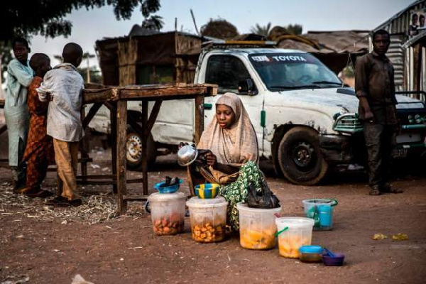 Nigeria yaweka amri ya kutotoka nje ya saa 24 baada ya chakula kuporwa