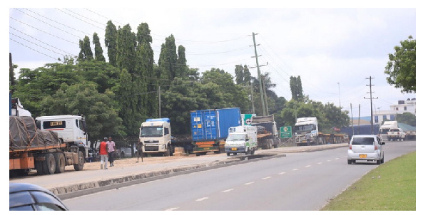 Chalamila atangaza vita na malori kuegeshwa barabarani