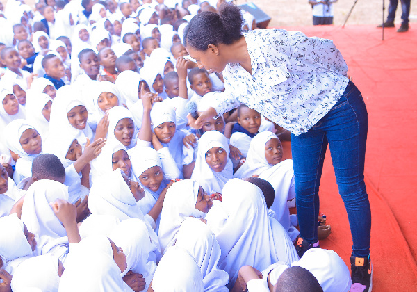 MEENA ALLY Mtangazaji anayewanasa vijana kwa vionjo vyake