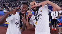 Vinicius Jr amuaga Benzema Madrid