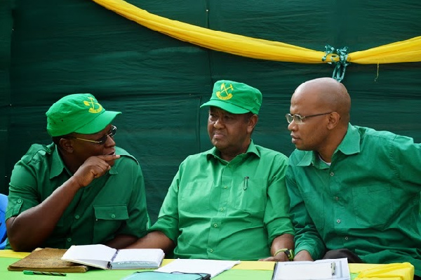 Kinana ajiuzulu CCM