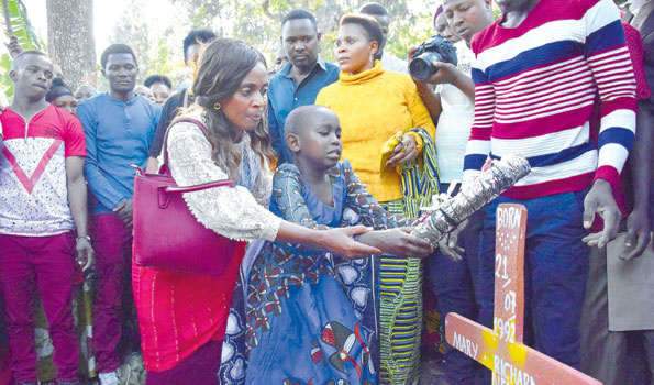 Mwanakwaya aliyeuawa kwa shoka Arusha azikwa