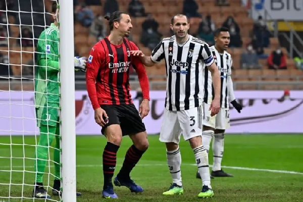 Giorgio Chiellini na Ibrahimovic