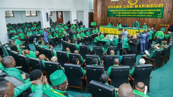 Wanaogombea uenyeviti CCM wilaya hadharani