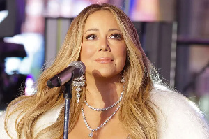 Mariah Carey Afiwa Na Mama Na Dada Siku Moja.png