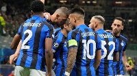 Wachezaji wa Inter Milan wakishangilia moja ya mabao usiku wa jana