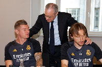 Toni Kroos, Luka Modric na Rais wa Madrid Florentino Perez